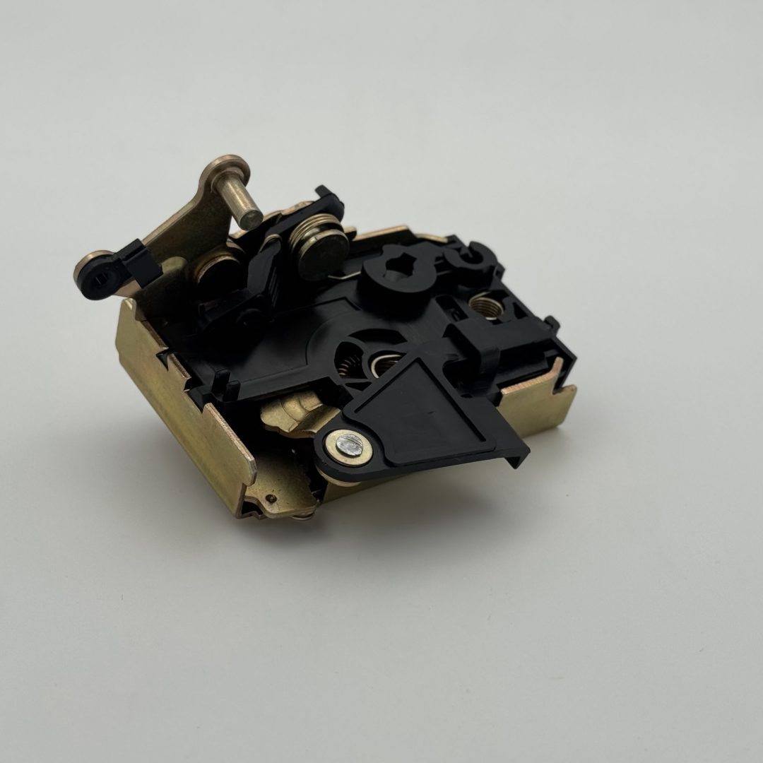 قفل جانبی پژو 405 قدیم . عقب راست